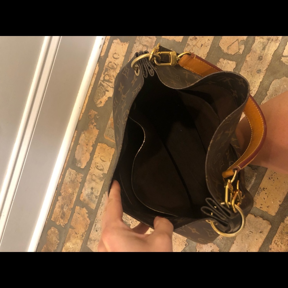 Louis Vuitton Métis Hobo *VERY GOOD CONDITION* - Picture 8 of 10